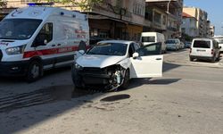 Germencik’te korkutan kaza! Aracın parçaları yola savruldu