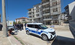 İnşaatta korkunç olay! İşçileri taşıyan iskele çöktü