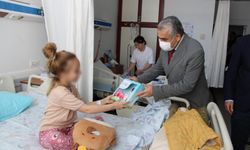 Rektör Kent’ten hasta çocuklara 23 Nisan sürprizi