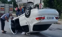 Aydın’da feci kaza! Önce kaldırıma çarptı sonra takla attı