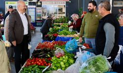 Başkan Kıvrak güne pazarda başladı
