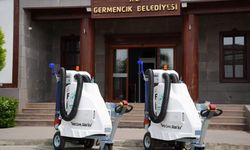 Germencik’te yeni araçlar hizmete girdi! 2 elektrikli araç ilçe sokaklarında