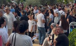 ADÜ kampüsünde heyecanlı bekleyiş: Veliler Hedef’e konuştu