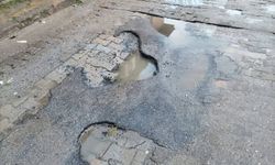 AK Partili Kendirlioğlu’ndan Efeler’deki bozuk yollara tepki