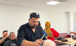 Aydın’ın esnafından yaşlılara jest: Huzurevindeki çınarların hayır duasını aldılar