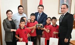 Aydınlı çocukların yaptığı 'Neşe Robot' Türkiye üçüncüsü