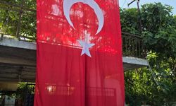 Aydınlı Şehidin baba ocağına Türk Bayrağı asıldı