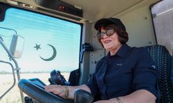 Didim Belediyesi hasat yaptı! Başkan Gençay direksiyona geçti