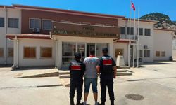 Kuşadası’nda 8 yıl hapisle aranıyordu! Jandarma yakaladı