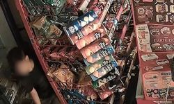 Kuşadası’nda gece yarısı market soygunu! 100 bin liralık vurgun