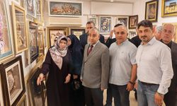Nazilli’de sanat rüzgarı: Hüsn-i Hat, Ebru ve Rölyef sergisi açıldı