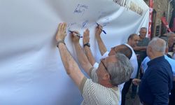 CHP Aydın Örgütü'nden Özel'e pankart desteği! Dev postere tek tek imza attılar