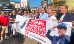 CHP Efeler’de istifa sonrası Yeni Parti ilçe binasına yürüyüş