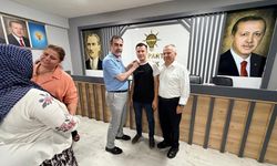 İl Başkanı Erdem'den yeni üyelere rozet: "AK Parti büyük ve güçlü bir ailedir"