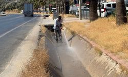 Kuşadası’ndaki su kanallarında çalışma yapıldı