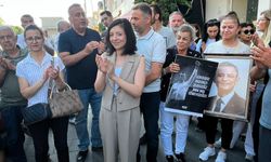 CHP'li Ökmen ve partililer binayı terk etti!