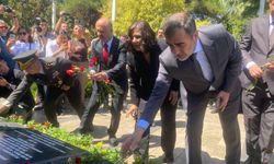 Vali Varol abide ve şehitlikleri ziyaret etti