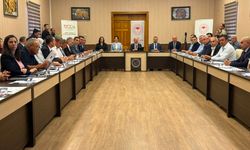 Vali Varol liderliğinde incir zirvesi: "Altın değerindeki bu ürünü daha ileri taşıyacağız"