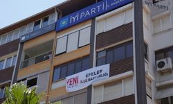 Yeni Parti’nin Aydın’daki örgütlenmesi sürüyor: Efeler İlçe Başkanlığı’na pankart asıldı