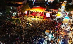 Buharkent’te festival coşkusu konserlerle doruğa çıktı: Siyam ve Eypio rüzgarı esti