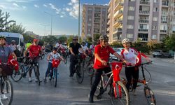 Efeler’de 30 Ağustos coşkusu: Zafer Turu ve fener alayı düzenlendi