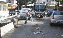 Kuşadası’nda tatil sezonu mesaisi! Ekipler ilçeyi gece gündüz temizliyor