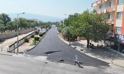 Nazilli’nin yolları uçak pistine dönüyor! 10 bin metrekare asfalt döşendi