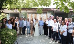 YENİ Parti Aydın heyeti genç çiftin mutluluğuna ortak oldu