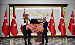 Vali Varol Yörük Türkmen Derneği Başkanı Ay ile görüştü