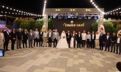 Aydın’da görkemli düğün! Aydın protokolü düğünde bir araya geldi