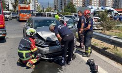 Aydın'da iki otomobil çarpıştı! 1’i bebek 4 yaralı