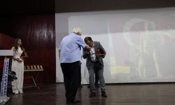Aydın’ın tarihini anlatan yazara Sultanhisar Kaymakamı’ndan anlamlı plaket