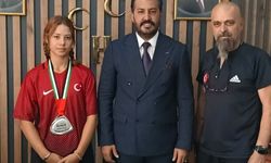 Dünya ikincisi Çavutlu'dan MHP Aydın'a ziyaret