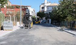 Efeler’de asfalt mesaisi devam ediyor