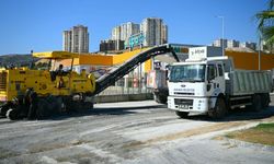 Kuşadası’nda yol seferberliği: Değirmendere Mahallesine 2 bin metrekare yol kazandırılıyor