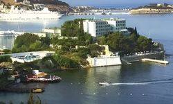 Kuşadası’nın sembol otelinin çevresi kiralanıyor!