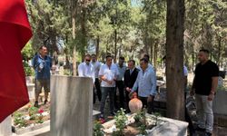 MHP Nazilli’den vefa! Ülkücü Şehit Kenan Tavukçu mezarı başında anıldı