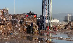Söke'deki KİPAŞ Kağıt Fabrikası'nda korkutan yangın! Ekipler seferber oldu