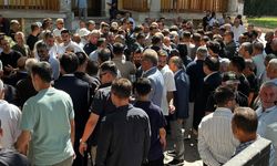 Söke’ye gelen Yazıcıoğlu, öğle namazında hemşehrileriyle beraber saf tuttu