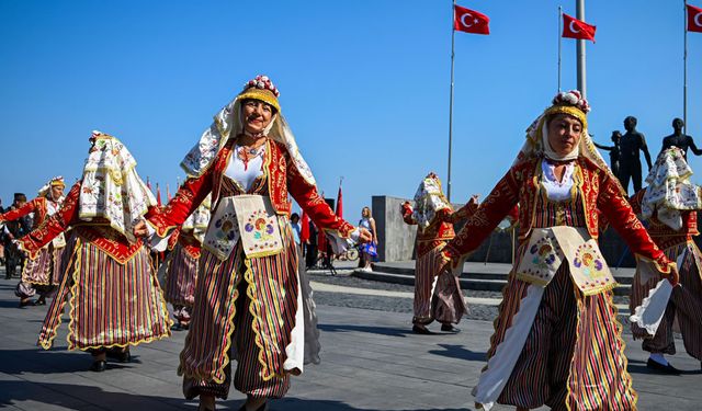 Kuşadası'nda Kurtuluş Coşkusu yaşandı