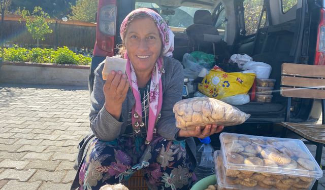 Germencik pazarında doğal ürünleriyle dikkat çekiyor