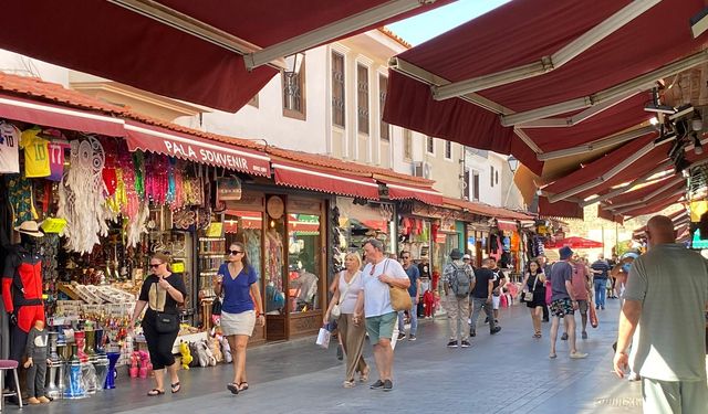 Kuşadası 3500 turist ağırladı