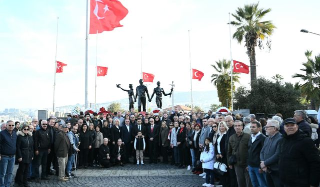 Kuşadası Ata’sını saygı ve özlemle andı