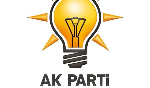 AK Parti Kuşadası'nda görev dağılımı yapıldı