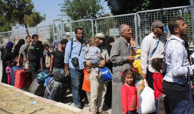 Gitmek istemeyen Suriyelilerin durumu netleşti! Yetkili isim açıkladı