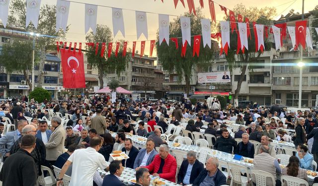 İncirliovalılar Kadir Gecesi İftarında Buluştu