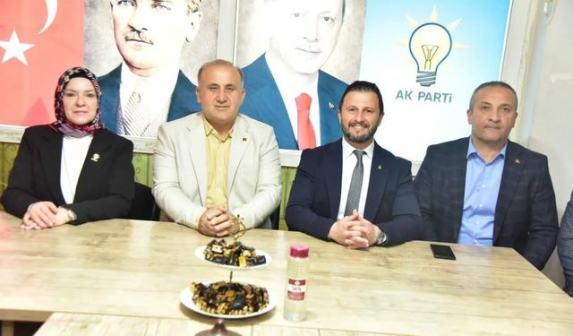 Başkan Kaya AK Parti İncirliova teşkilatı ile bayramlaştı