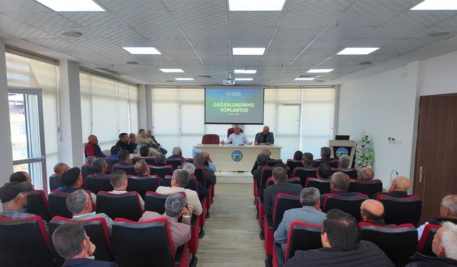Başkan Özel Muhtarlar Toplantısında Konuştu: “Tasarrufla Ayakta Duruyoruz”