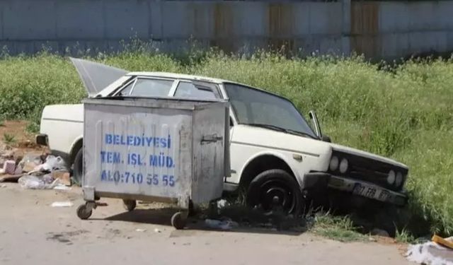 Sonunda bu da oldu! Otomobili çöpe attılar