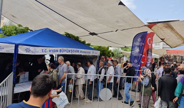 Buharkent’te fide dağıtımına yoğun ilgi
